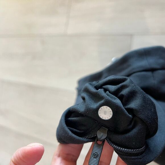 Lululemon women’s black pants size 8 - Picture 10 of 10